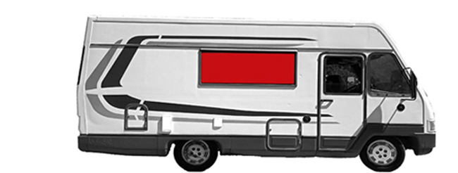 la caravana de la minutera, imagen en b/n, con la ventana en rojo.